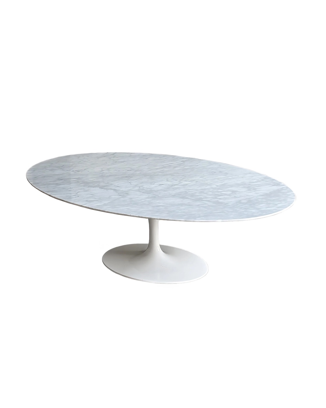 Carrara marble coffee table by Eero Saarinen for Knoll