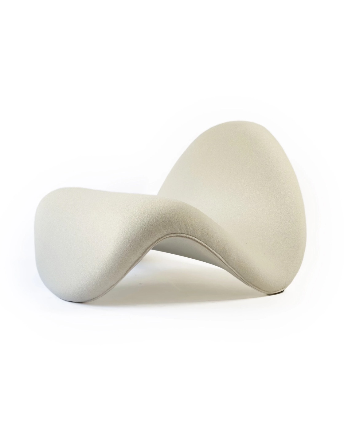 Artifort F577 Tongue Chair by Pierre Paulin